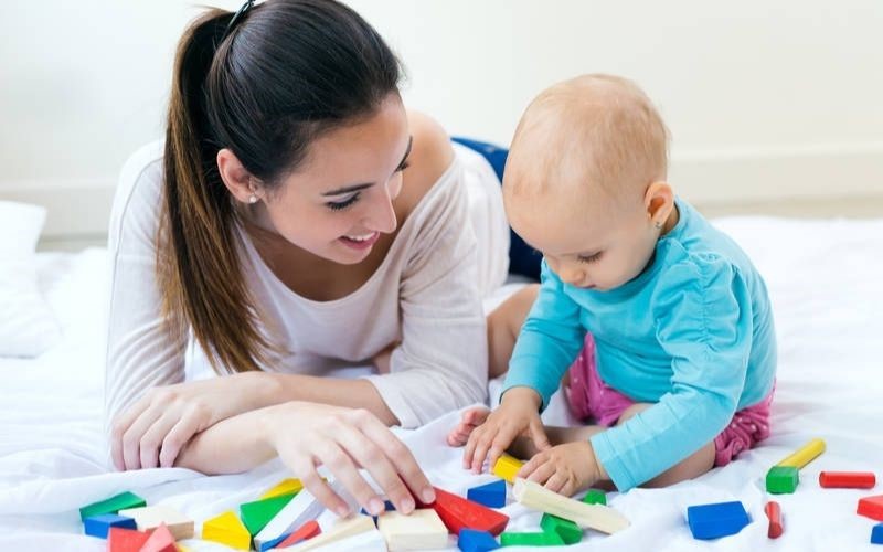 7 Aylık Bebek Oyunları ve Etkinlikleri ile Etkileşimli Öğrenme ve Gelişim