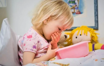 Çocuklarda Bulantı Nedenleri Nelerdir? Belirtiler Tedavi ve İlaçlar