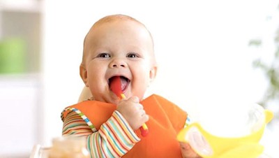 Bebeklerde Ek Gıdaya Ne Zaman Geçilmeli?