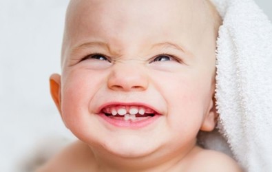Bebek Dişleri Neden Çarpık Gelir? Önleme ve Tedavi Yöntemleri Nelerdir?