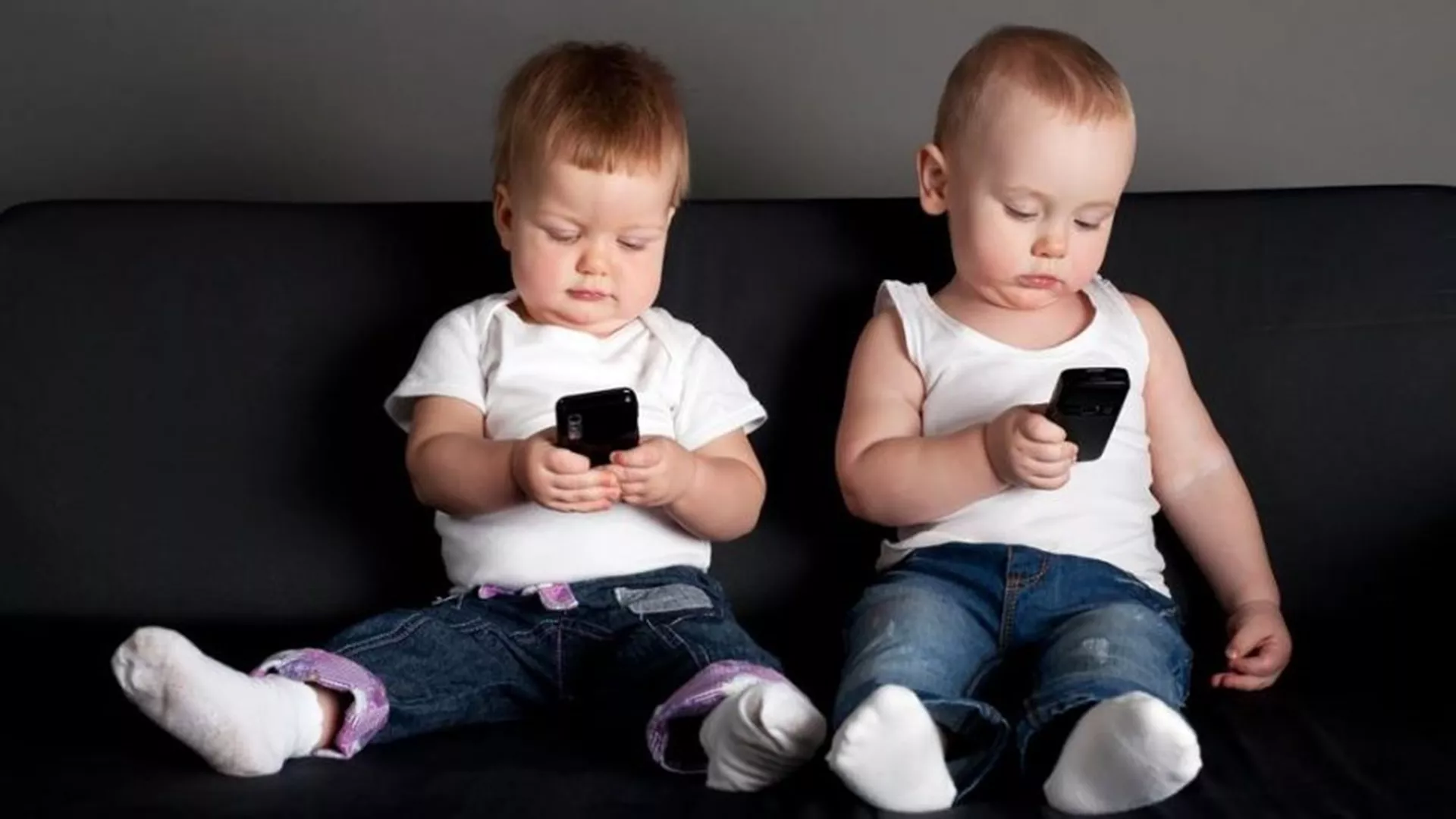 Bebeklere Telefondan Video İzletmenin Zararları Nelerdir?